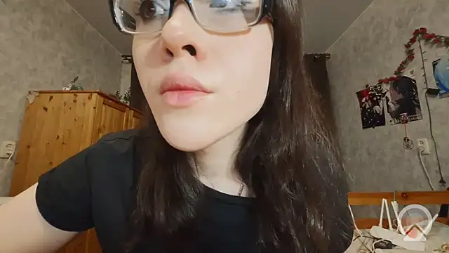 RachelSav: διαδικτυακό σόου στην κάμερα