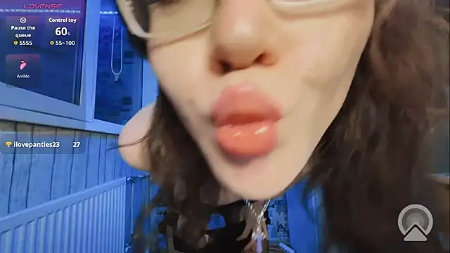 Show modela RachelSav na web-kameri
