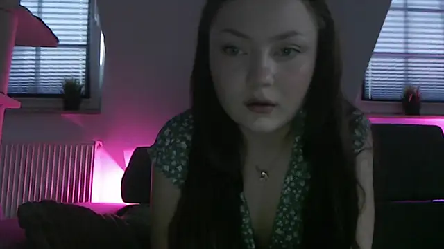 GoodGiirlBaadBooii Show in webcam
