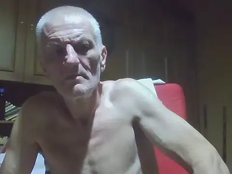 Show modela 1973teacher na web-kameri