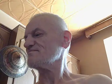 Show modela 1973teacher na web-kameri