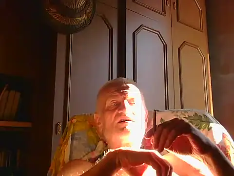 Show modela 1973teacher na web-kameri