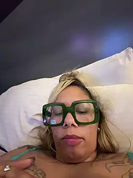 BarbieDollHtx's Webcam Show