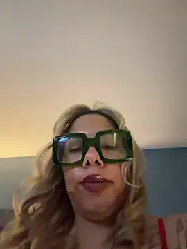 FamousBarbieDoll Webcamshow