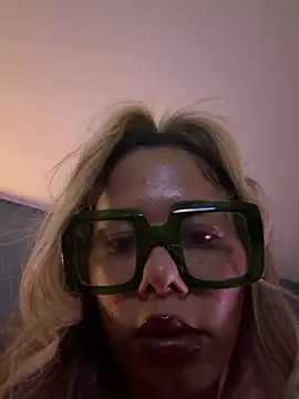 FamousBarbieDoll's Webcam Show