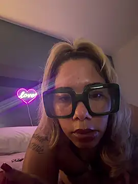 FamousBarbieDoll's Webcam Show
