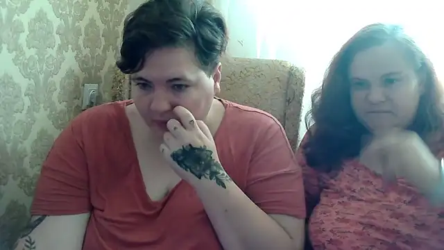 MilaXHelen Show Webcam