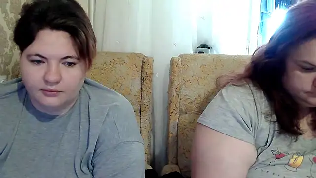 MilaXHelen Show in webcam