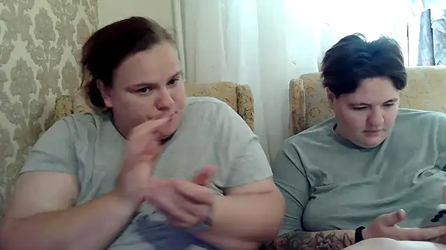 MilaXHelen Show Webcam
