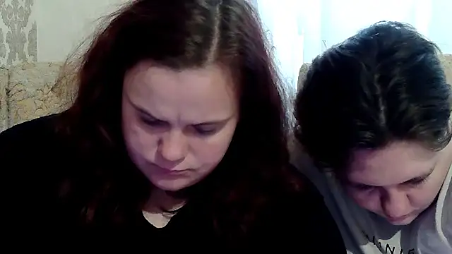 MilaXHelen Pertunjukan Webcam