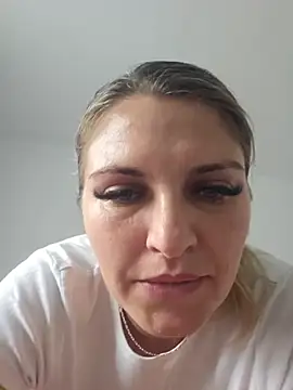 Chat XXX en directo de Bianca_Ella
