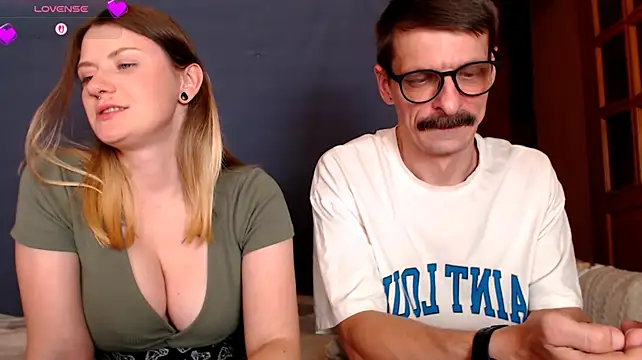 CozyCurves' Webcam Show