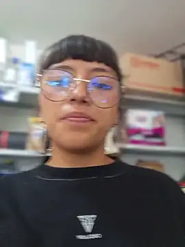 Cute_hollywood1 webcam show