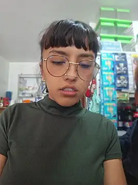 Pokazy przed kamerką – Cute_hollywood1
