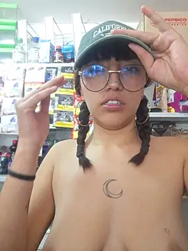 Cute_hollywood1 Show in webcam