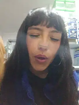 Cute_hollywood1 webcam show