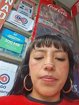 Pokazy przed kamerką – Cute_hollywood1