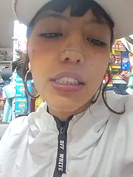 Cute_hollywood1 Show in webcam
