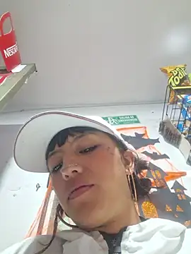 Cute_hollywood1 Show Webcam