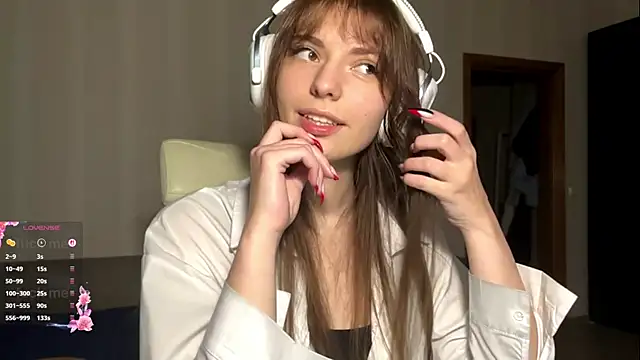 LorinaSpero webcam show