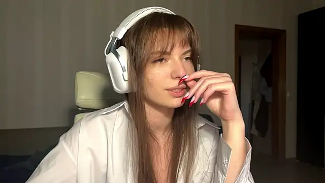 Chat +18 de LorinaSpero ao vivo