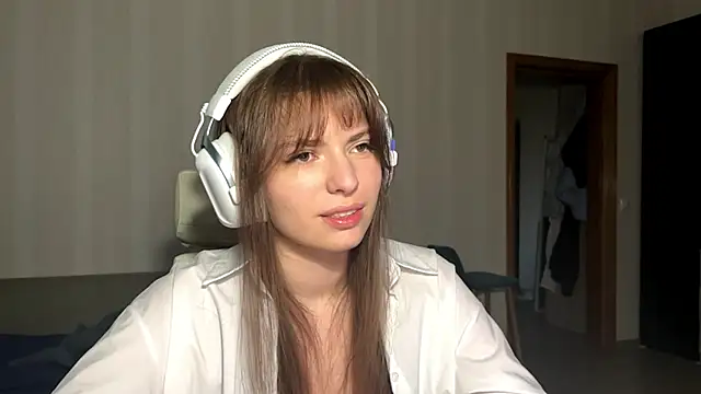 LorinaSpero XXX чат на живо