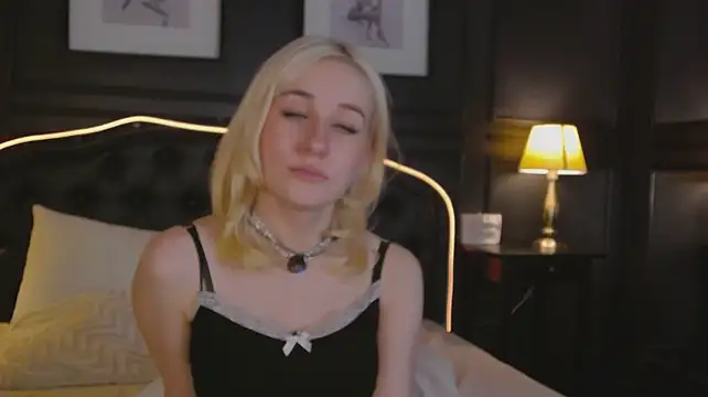 XXX chat uživo modela EmmaLaurentis