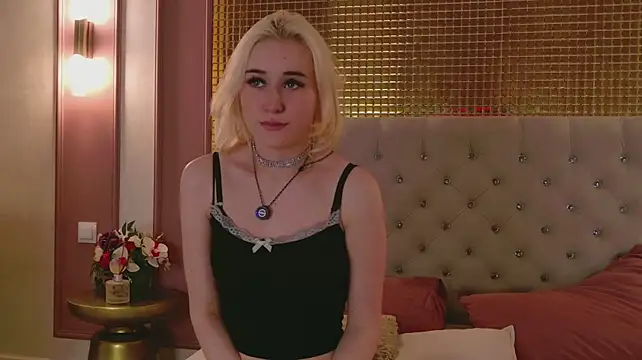 EmmaLaurentis Adlı Modelin Canlı XXX Sohbeti