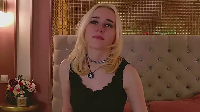 EmmaLaurentis live XXX chat