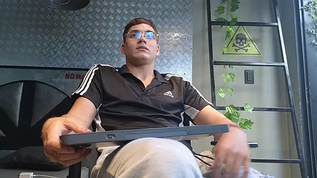 Pokazy przed kamerką – ThiagoFox