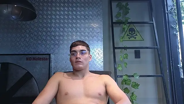 ThiagoFox Show in webcam