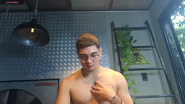 ThiagoFox 网络视讯表演