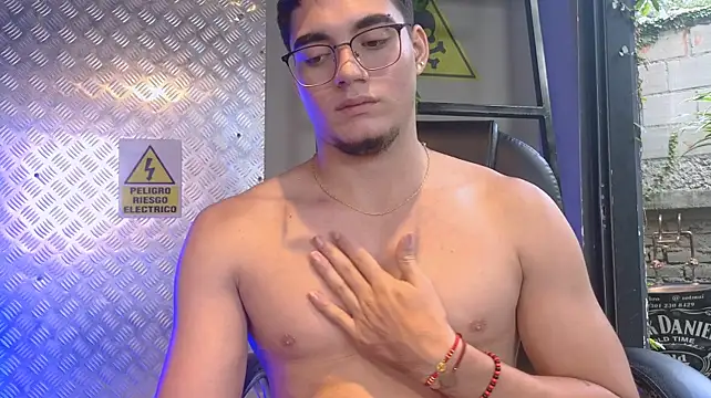Вебкам-шоу ThiagoFox