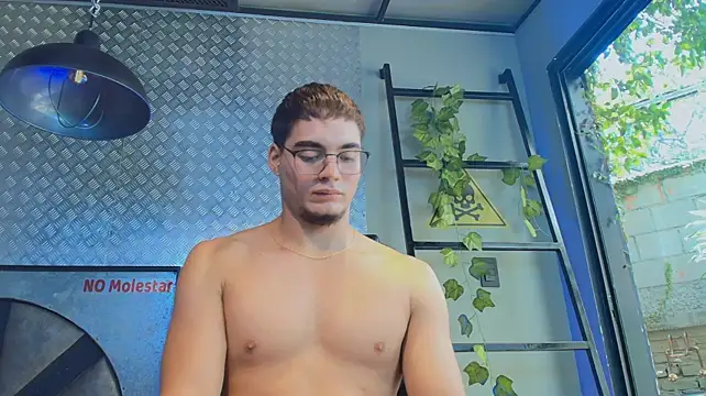 ThiagoFox Show in webcam