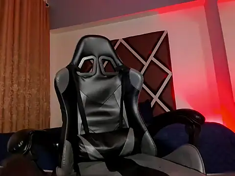 Axel_Royce Show in webcam