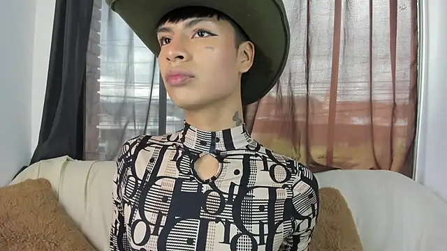 Exotic__April Show in webcam