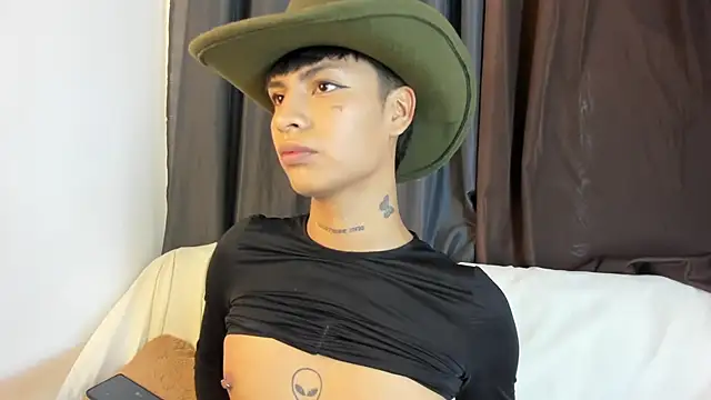 Exotic__April Webcam show