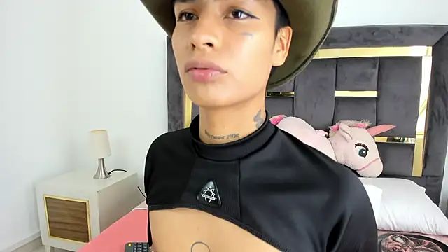 Exotic__April Webcam show