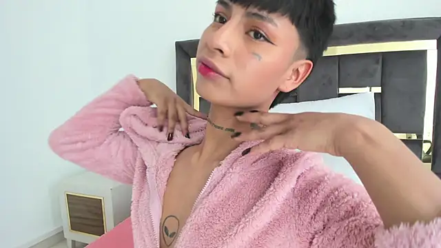 Exotic__April Show Webcam