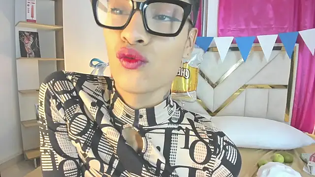 Exotic__April 网络视讯表演