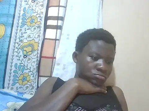 Chat +18 de NaughtyNyra ao vivo
