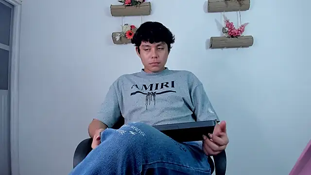 Show modela Nathanbell_ na web-kameri