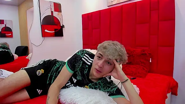 Ari_Stonne's Webcam Show