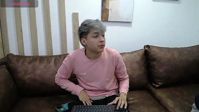 Ari_Stonne's Webcam Show