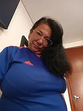 Avril_xxx élő XXX-chatje