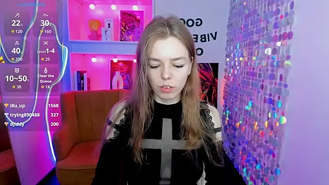 TinaTayylor Chat XXX live