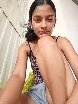 natural_girl_ Adlı Modelin Canlı XXX Sohbeti