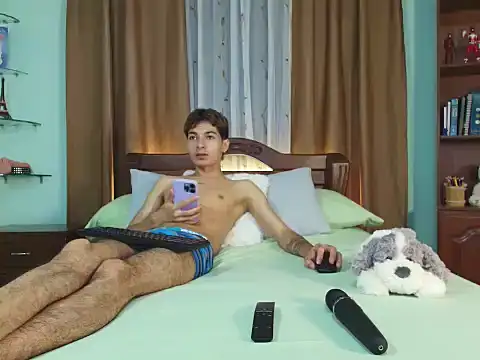 GeorgieDen's Webcam Show