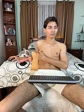 Show modela GeorgieDen na web-kameri