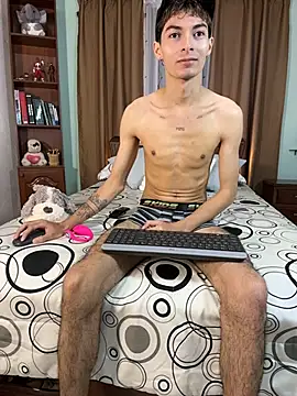 Show modela GeorgieDen na web-kameri